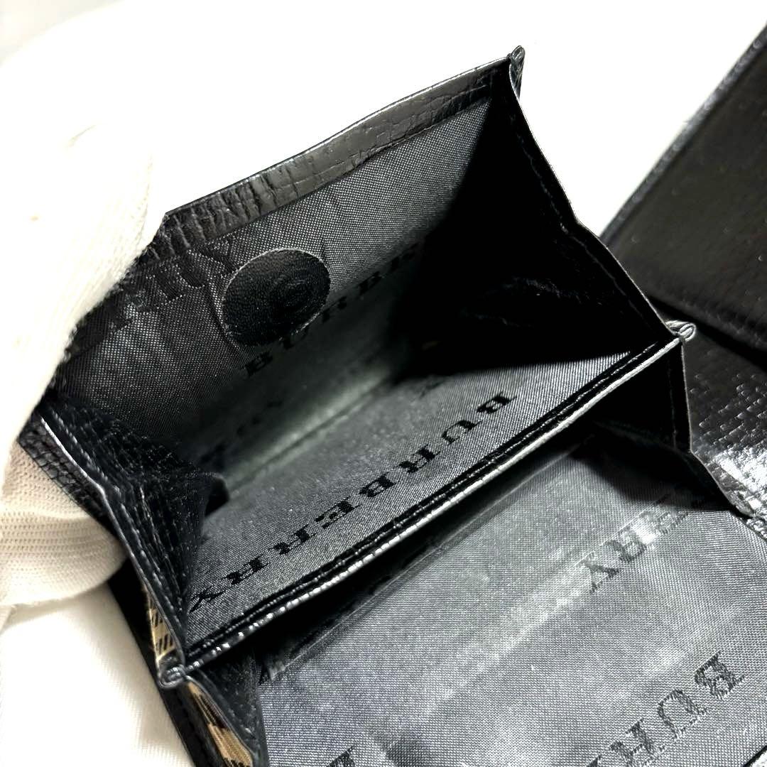 uyass 　BURBERRY バーバリー　ブラック黒　ノバチェック