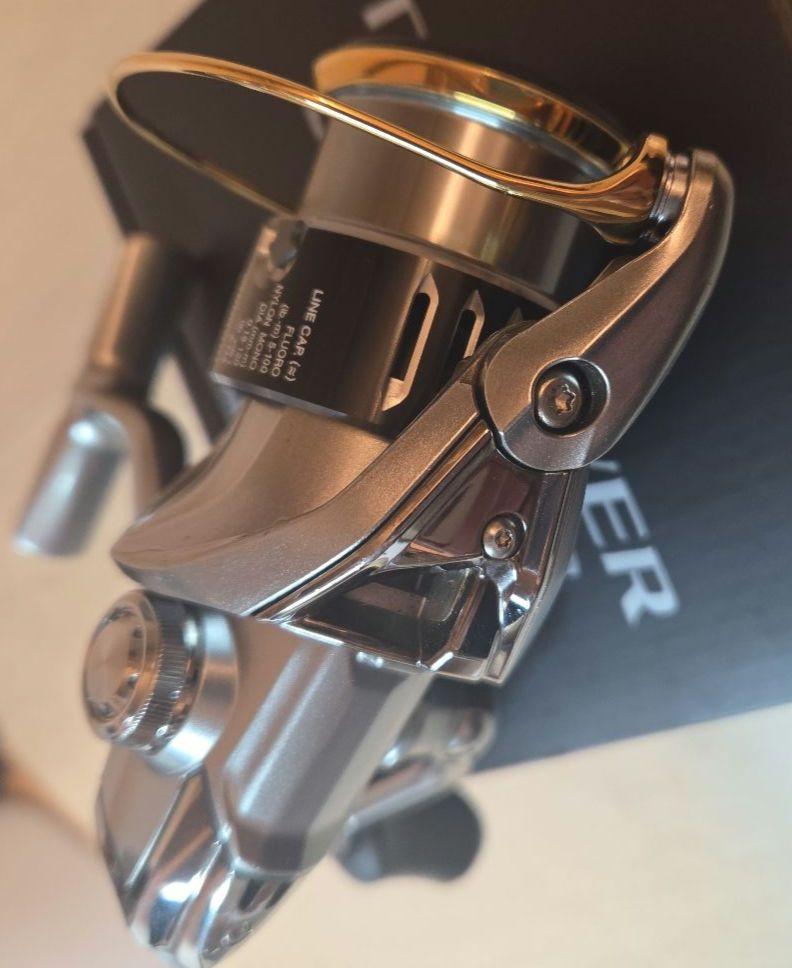 SHIMANO　シマノ　15 ツインパワー 2500HGS