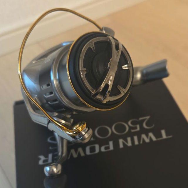 SHIMANO　シマノ　15 ツインパワー 2500HGS