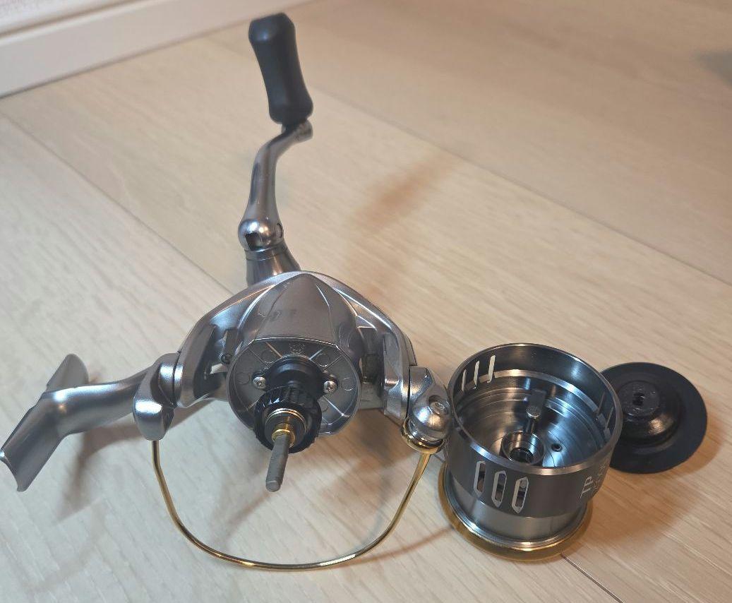 SHIMANO　シマノ　15 ツインパワー 2500HGS