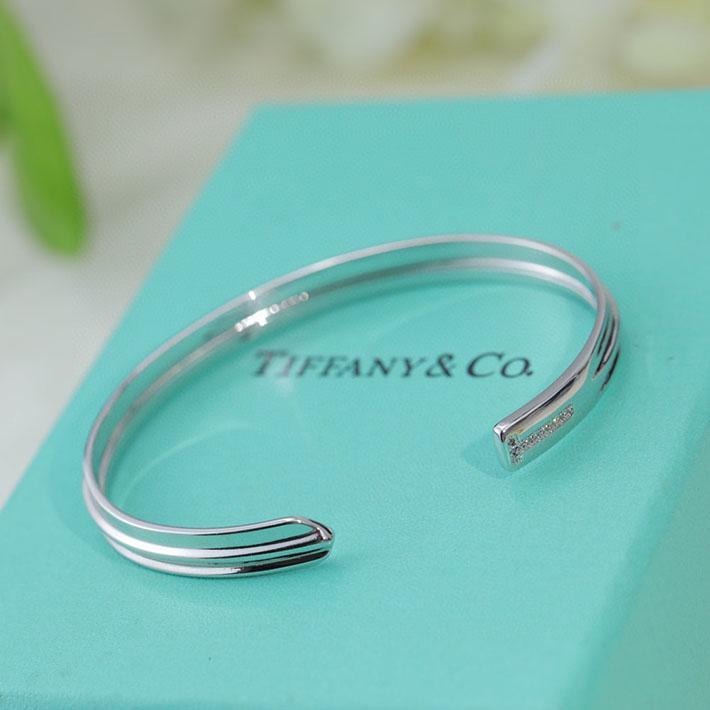 今話題のアイテムを Tiffany & メルカリ - ゴールド シルバー バングルセット Co. アクセサリー