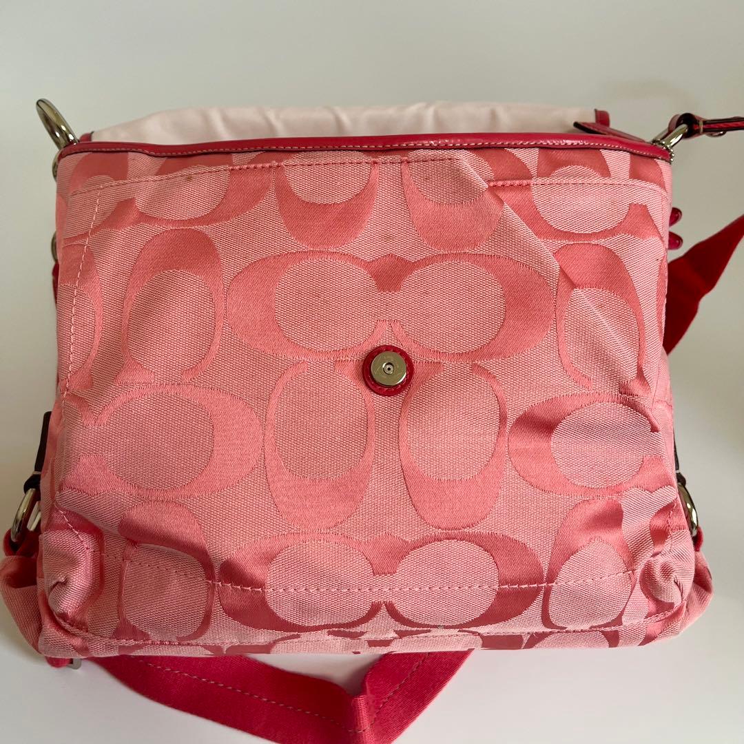 COACH Pink Shoulder Bag Daisy Charm y2k