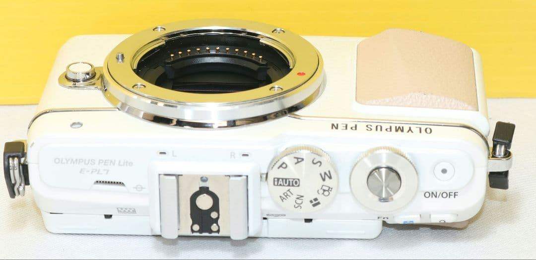 ⭐オリンパス E PL 7 ボディ⭐ホワイト⭐送料無料⭐