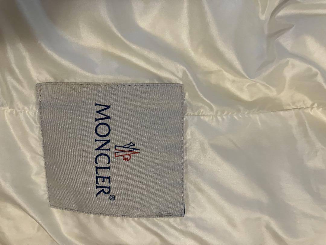 Moncler モンクレール　フリルギャザーノーカラーライトダウンジャケット