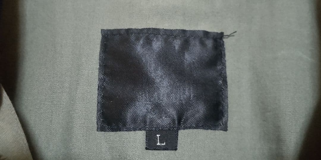 サイズL カーキ