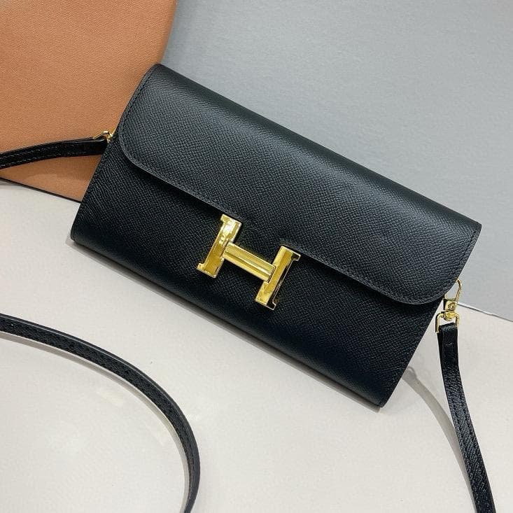 エプソンレザー ブラックショルダーバッグ