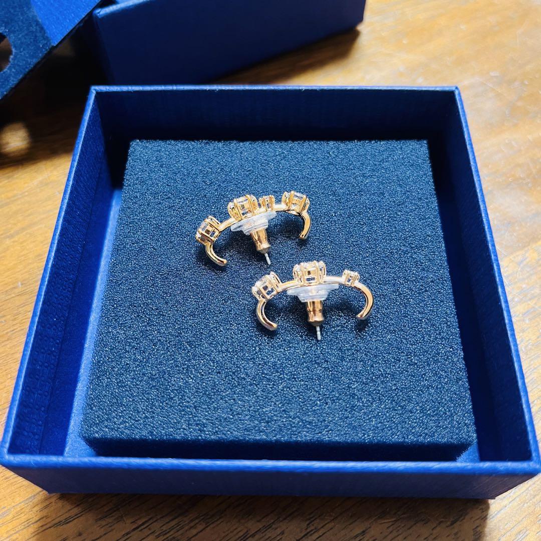 【美品】スワロフスキー⭐︎ピアス