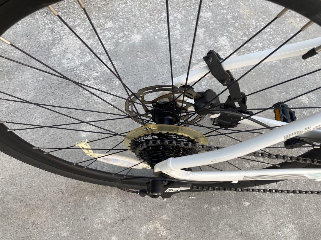 【最終値下げ！！】Bianchi C-Sport ホワイト クロスバイク