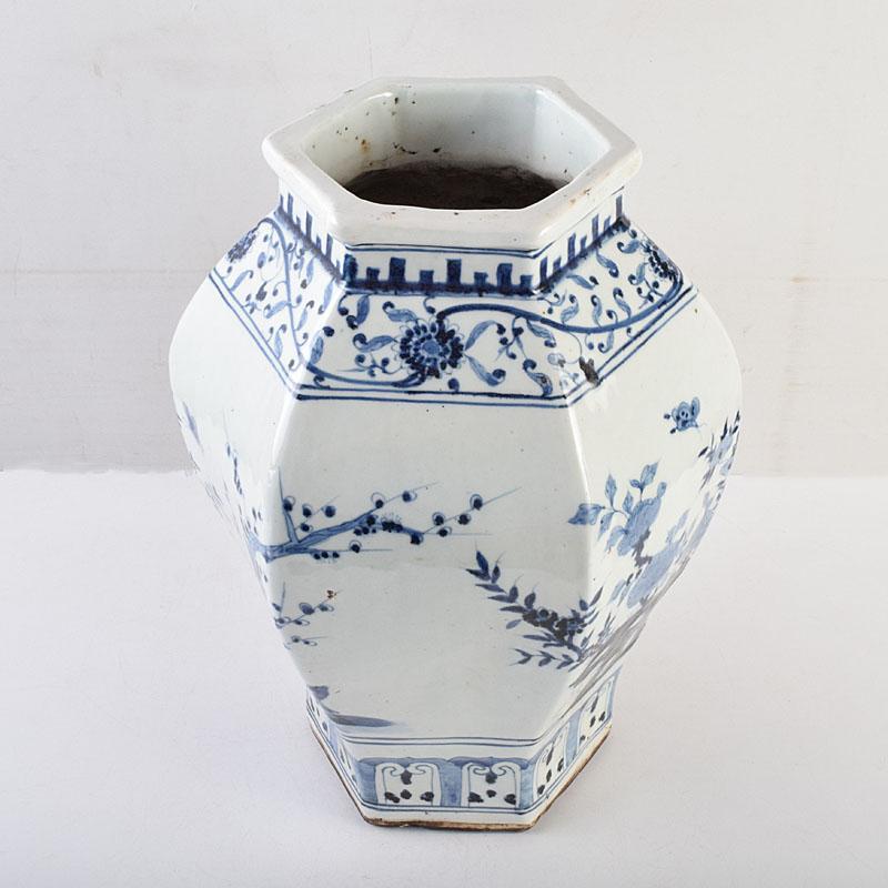 中国　大清乾隆年製　青花花文　六角大瓶　花瓶　壺　D　8941A 中国 大清乾隆年製 青花花文 六角大瓶 花瓶 壺 D 8941A - メルカリ