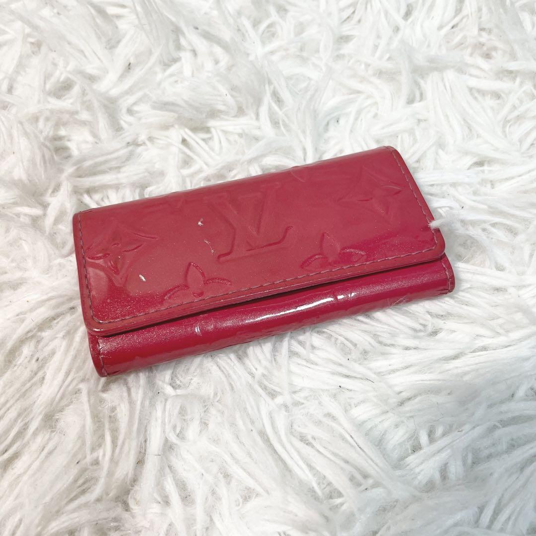 ルイヴィトン　LOUIS VUITTON キーケース　ヴェルニ　ピンク