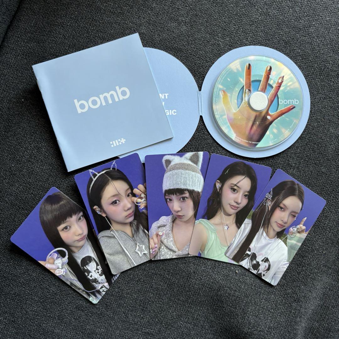 ILLIT bomb MERCH ver イヤホン　トレカなし ILLIT 3rd Miniアルバムbomb Merch ver イヤホンなし - メルカリ