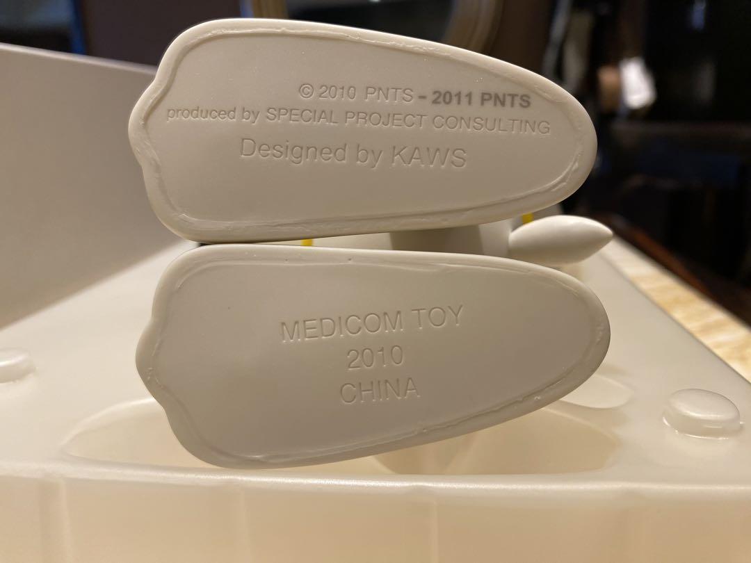 original fake KAWS MEDICOMTOY スヌーピー