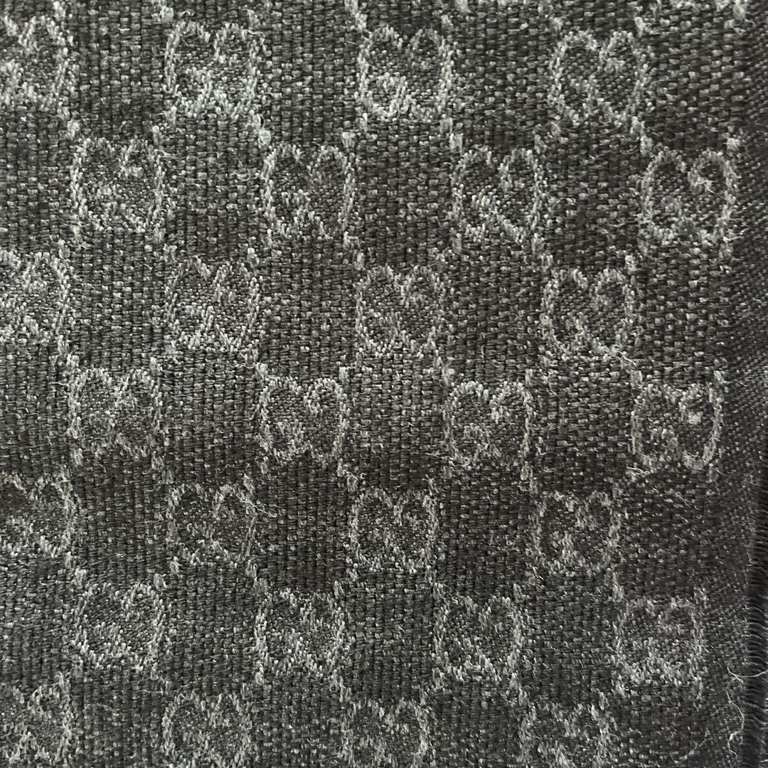GUCCI ダークグレー マフラー