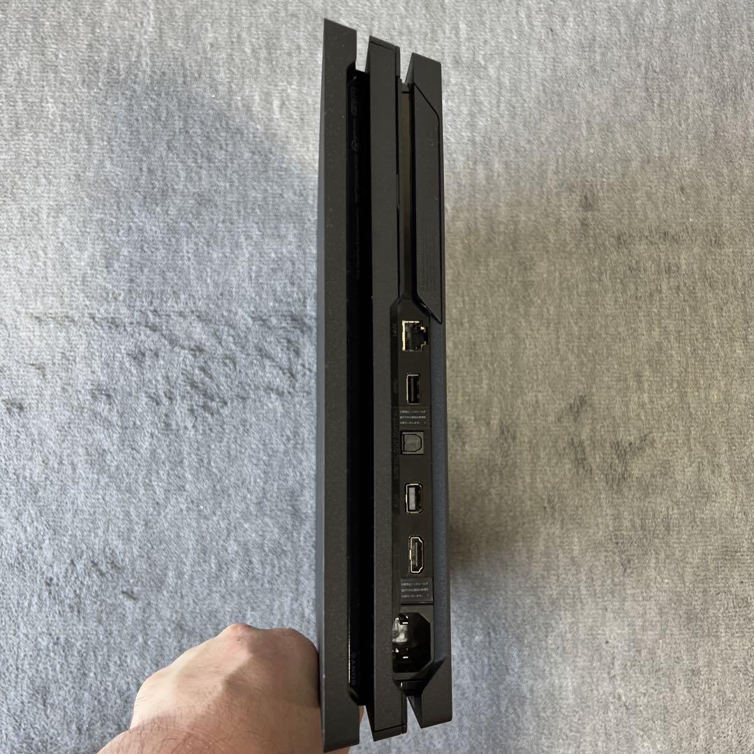 PS4 Pro 1TB 縦置きスタンド GTA5付き PS4 Pro 1TB 縦置きスタンド付き（PS4 Pro 1TB 縦置きスタンド