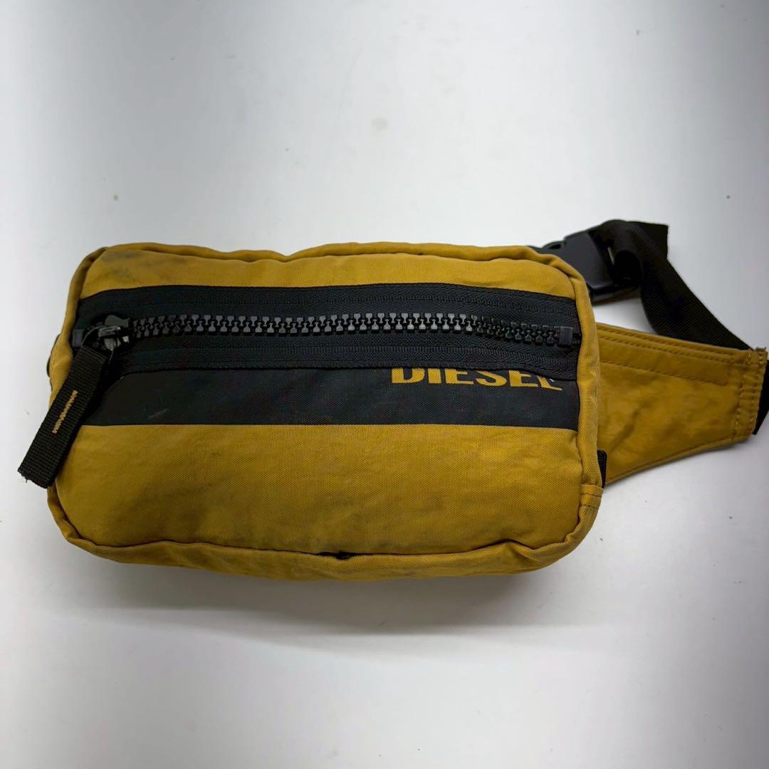 DIESEL ボディバッグ　ウエストバッグ　イエロー　ビッグロゴ DIESEL ボディバッグ ウエストバッグ イエロー ビッグロゴ