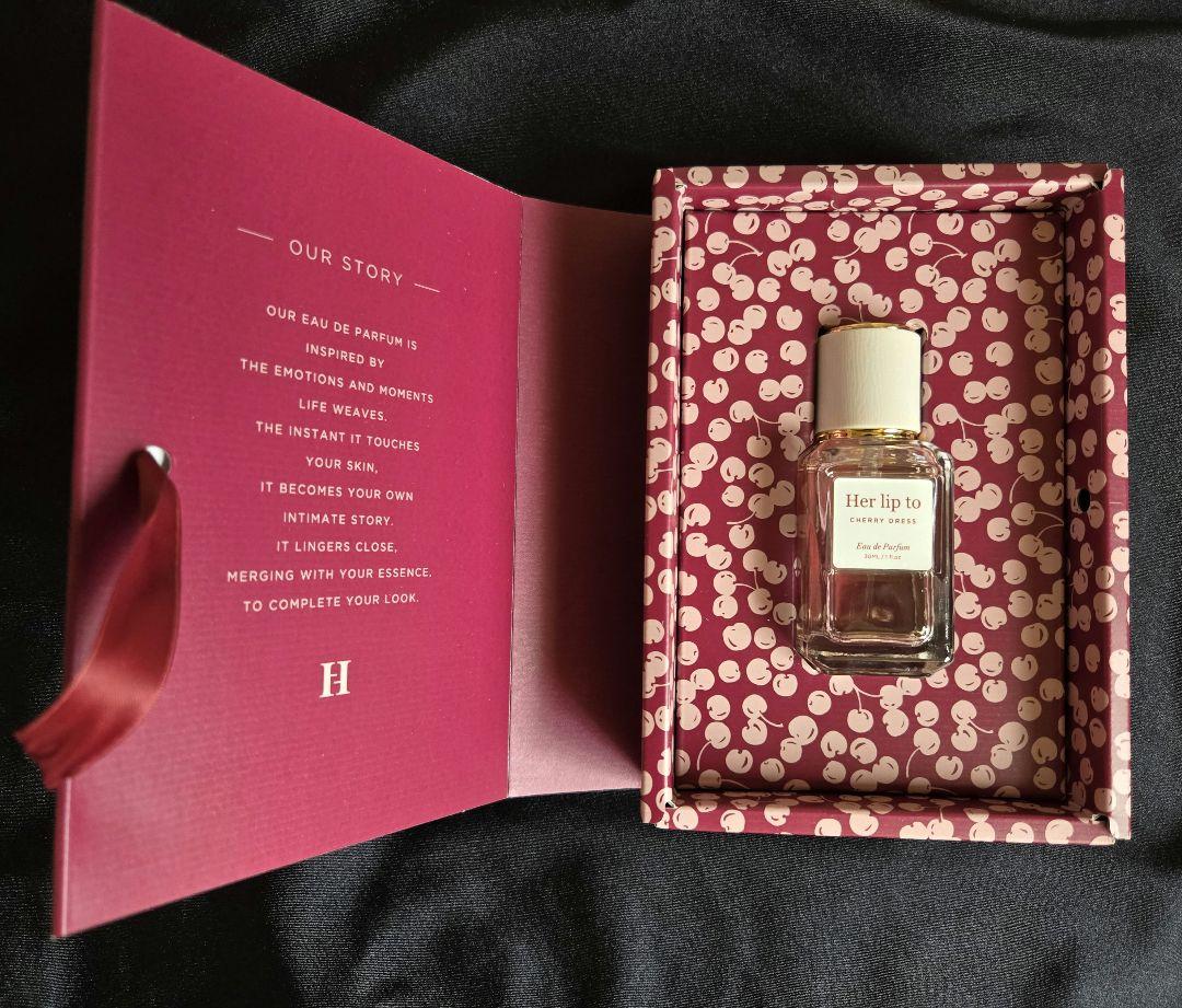 Her lip to Cherry Dress Eau de Parfum