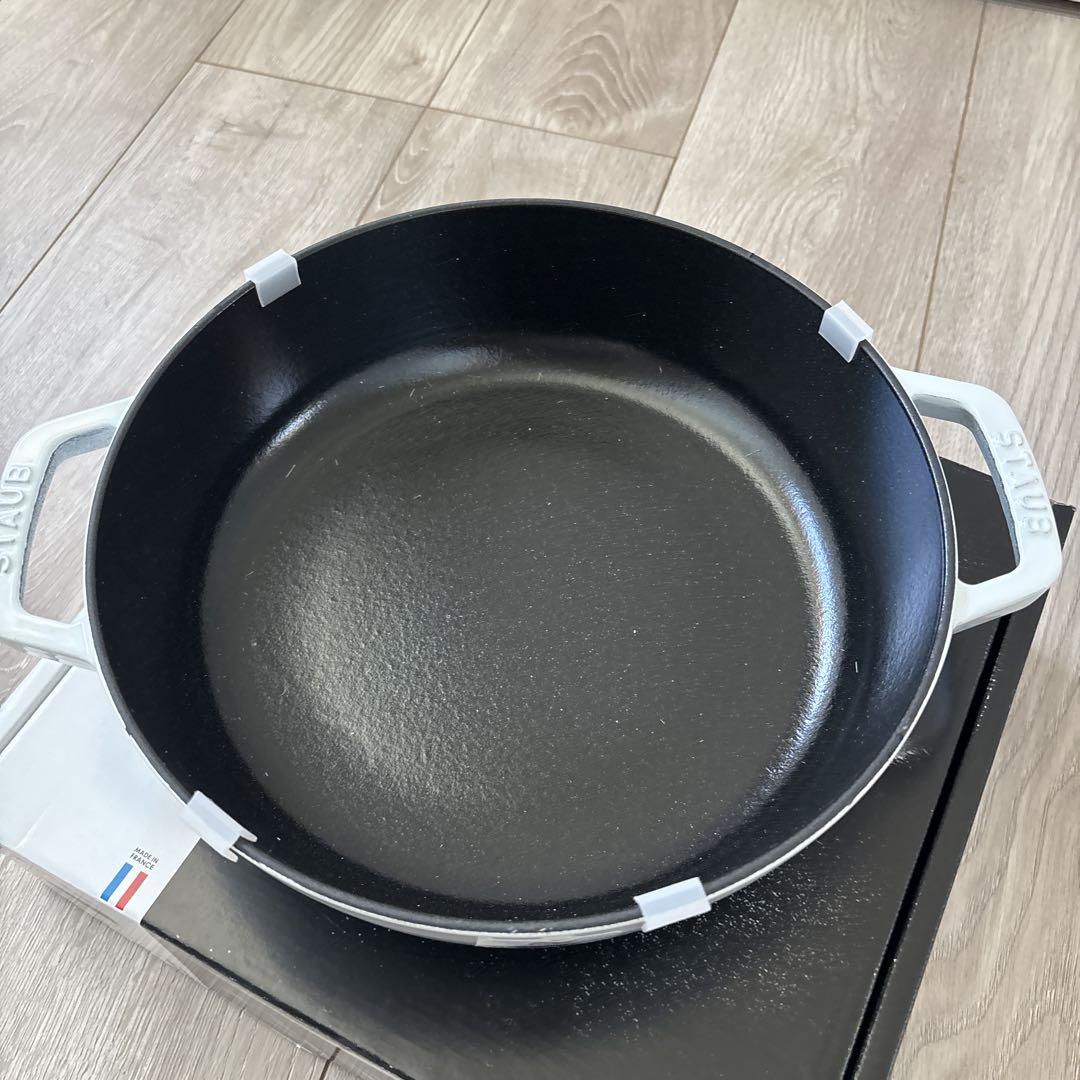 STAUB ブレイザーソテーパン　スノーフレーク