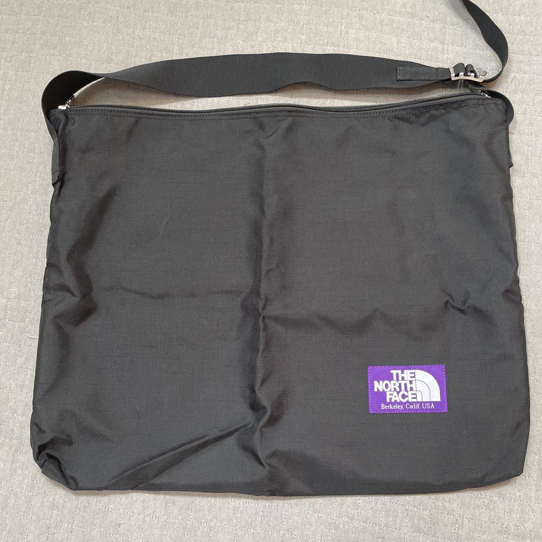 THE NORTH FACE ブラックショルダーバッグ