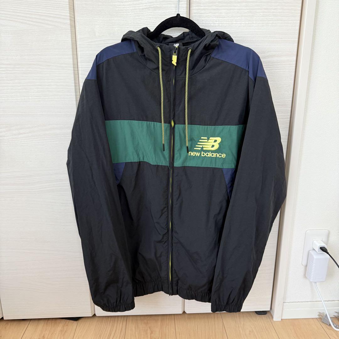 New Balance ナイロンジャケット フード付き