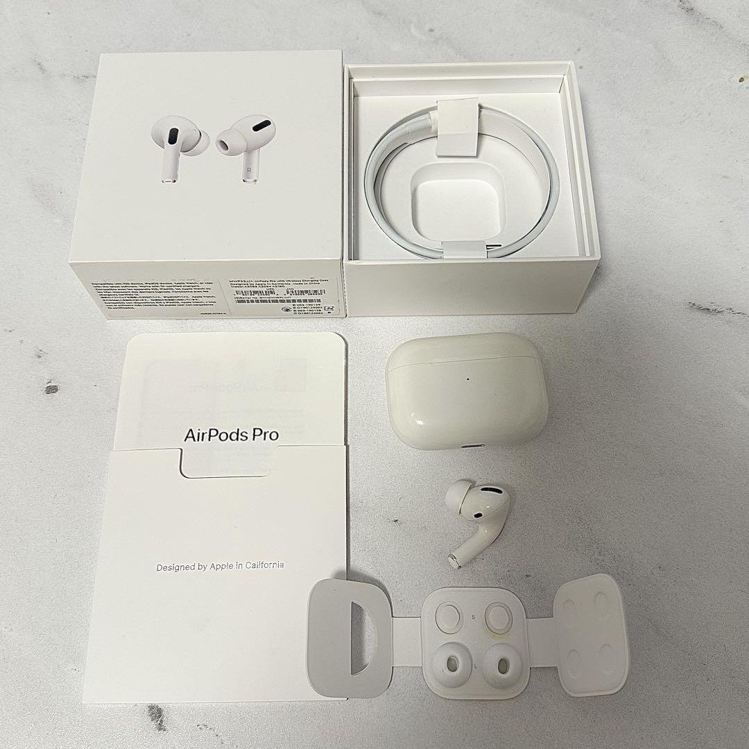 AirPods Pro 1＊ 本体 右耳+充電ケース付き 5,740円