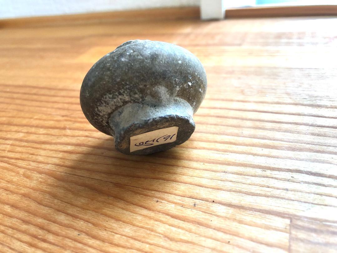 【タイ・骨董・出土品】宋胡録（スンコロク）黒釉 小壺（1301年~1600年） タイ・骨董】宋胡録（スンコロク）黒釉 小壺（1301年~1600年