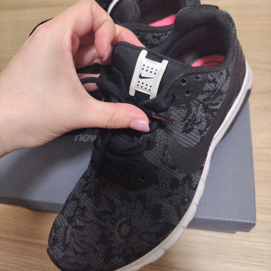 ナイキレディーススニーカー　Nike AIR 23cm