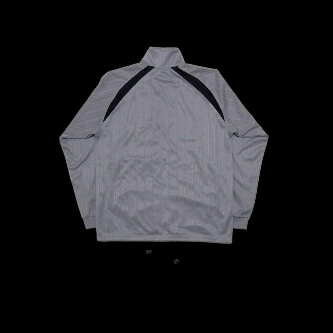 adidas グレー