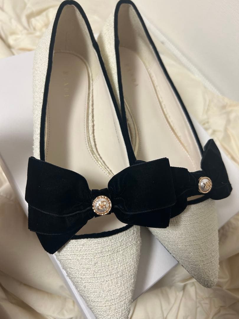 ランダ　RANDA ベロアリボンクラシカルフラットパンプス　アイボリー　24