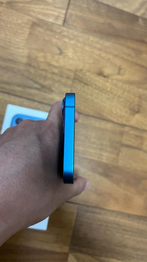 【美品】iPhone 13 128GB ブルー 箱・充電ケーブル＋ケース付き