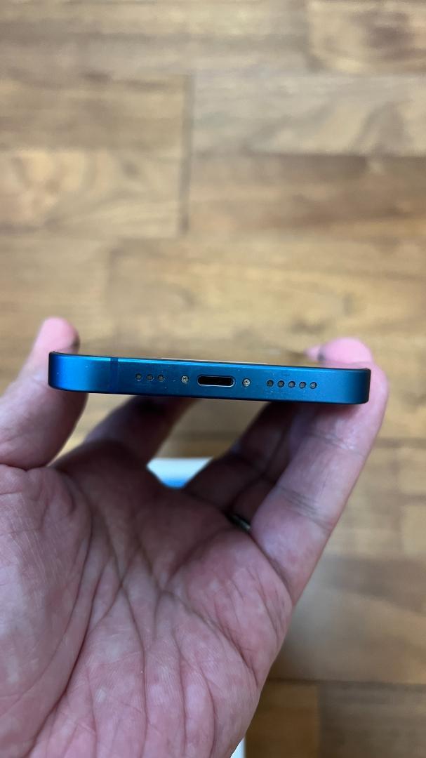 【美品】iPhone 13 128GB ブルー 箱・充電ケーブル＋ケース付き