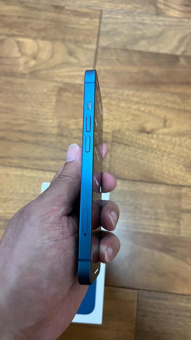 【美品】iPhone 13 128GB ブルー 箱・充電ケーブル＋ケース付き
