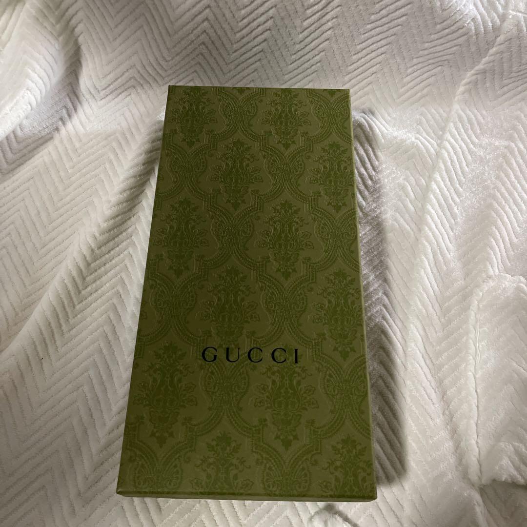 GUCCI 空箱ブランドオシャレかわいい紐付き