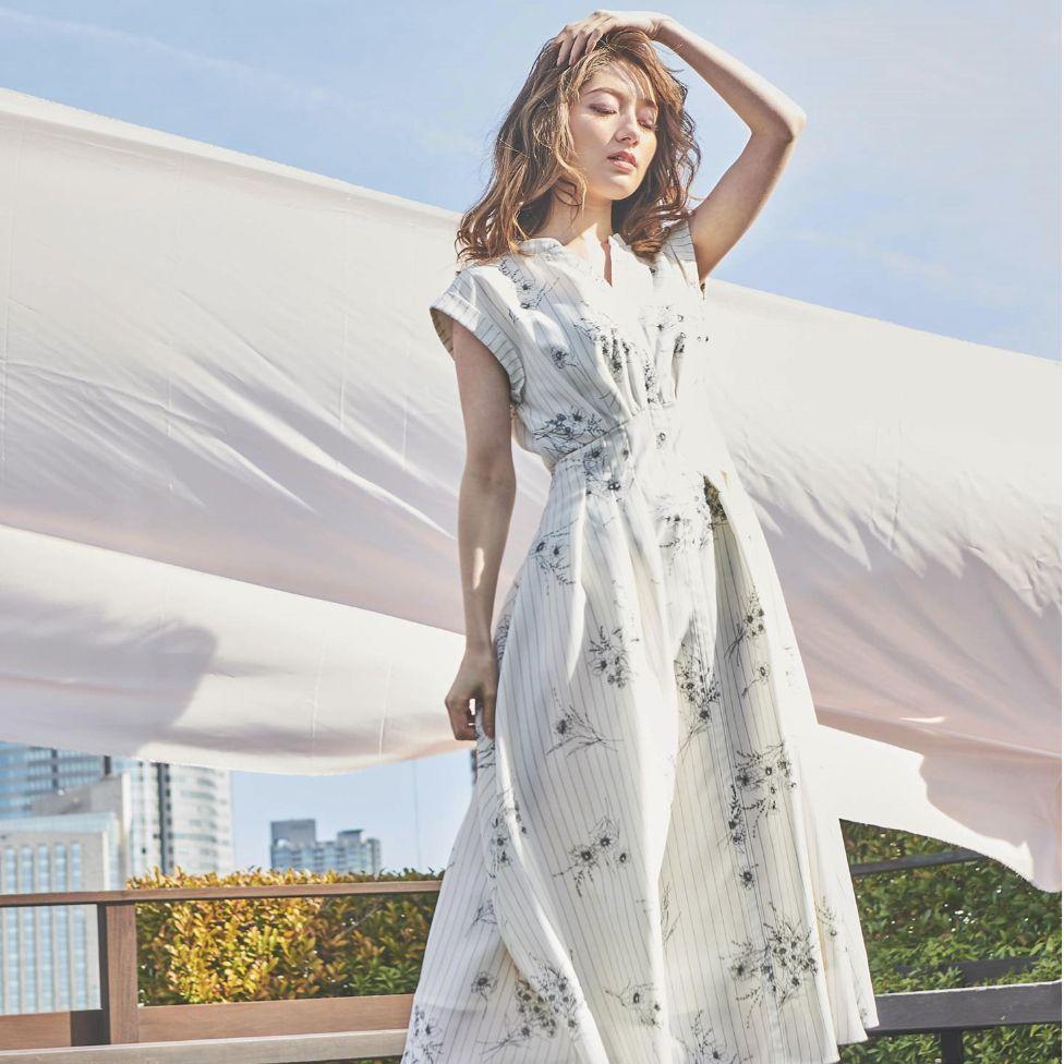 美品✨️Noela ノエラ スケッチフラワー柄シャツワンピース M ストライプ