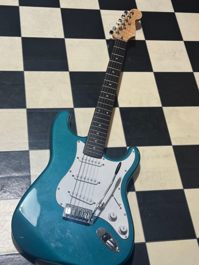 詳細不明 ストラト バリ虎 ネック メタリックブルー目立った傷や汚れなし