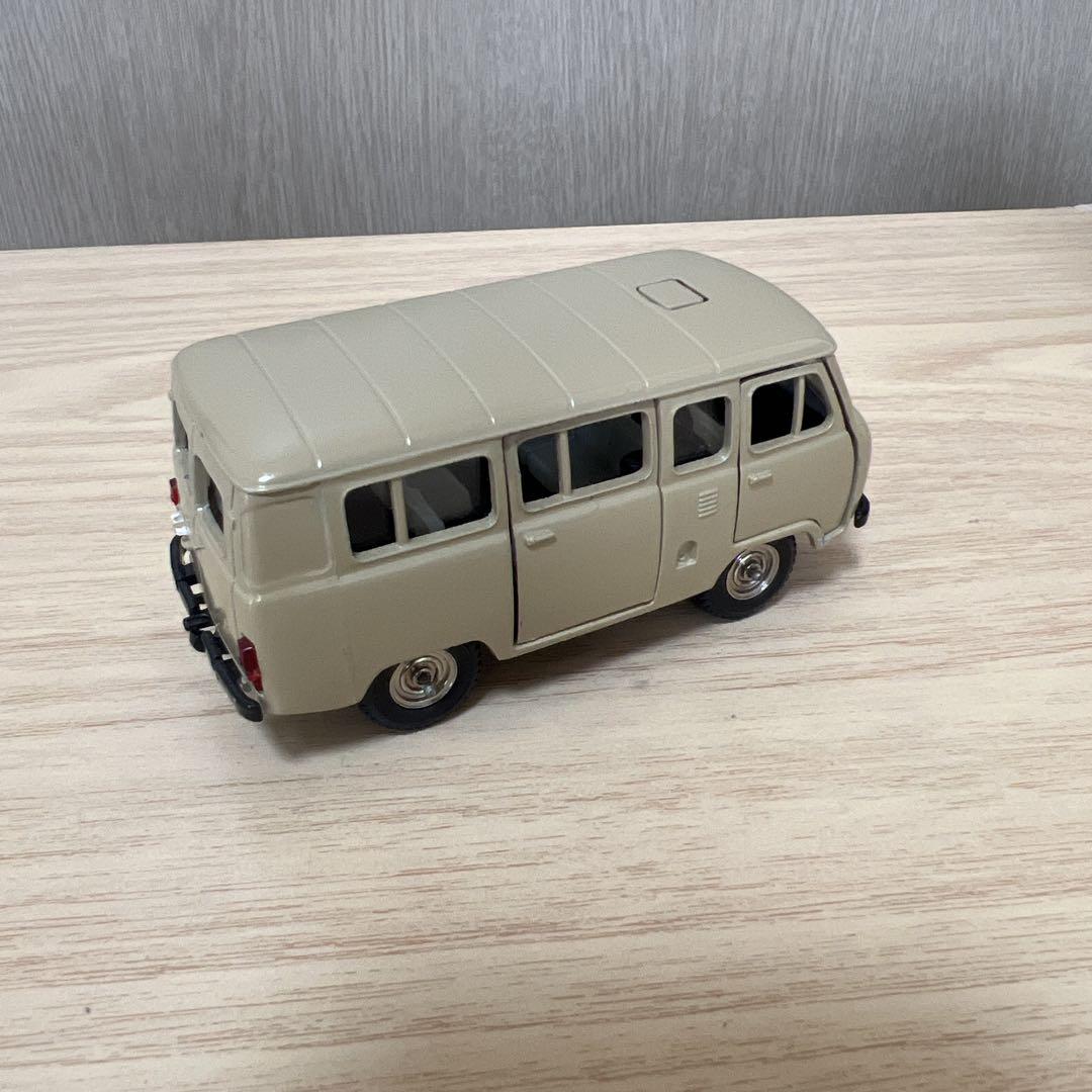 【レア】ソ連製のミニカー UAZ 452B箱付き(1/43スケール)