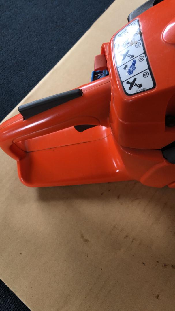 チェンソーHusqvarma