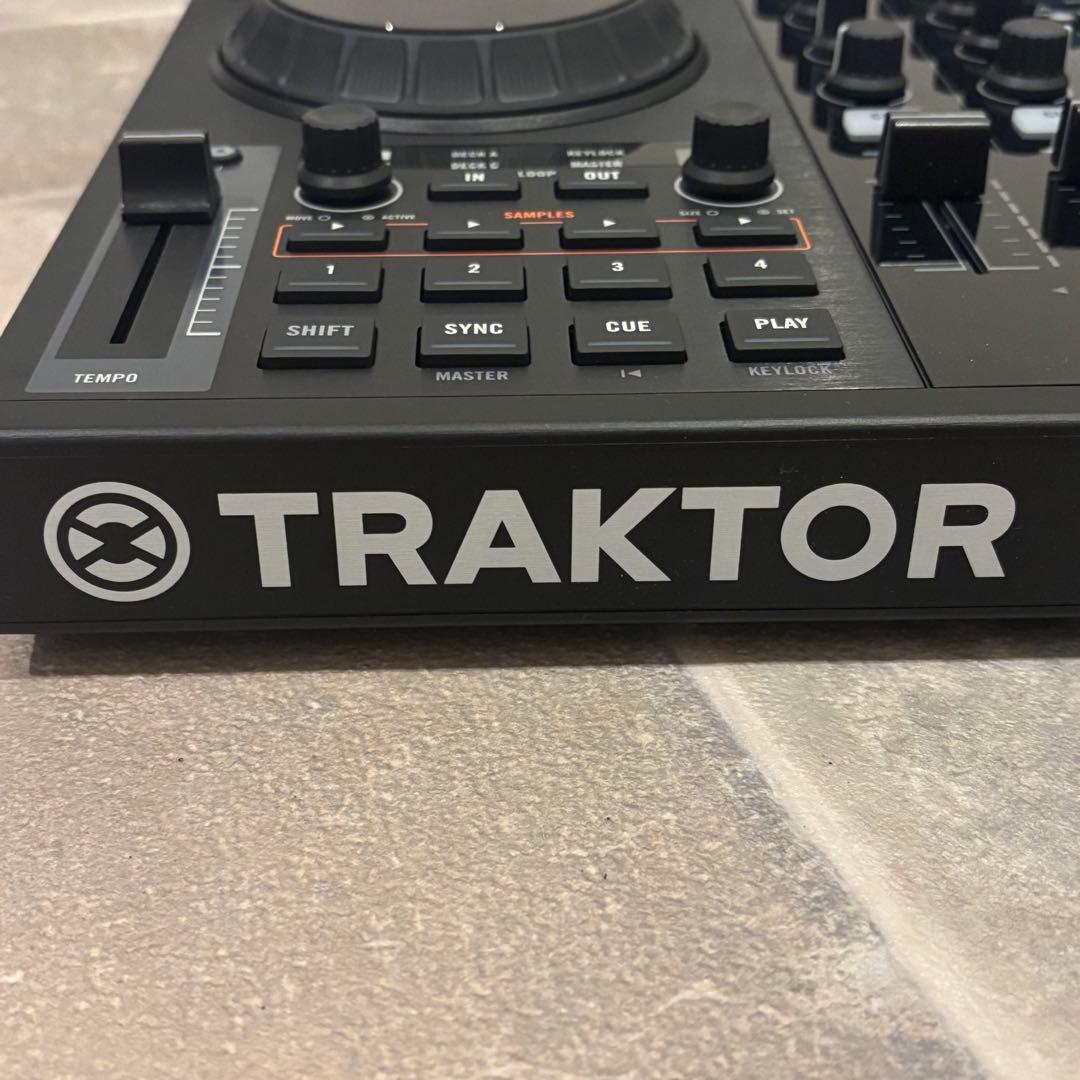 TRAKTOR KONTROL