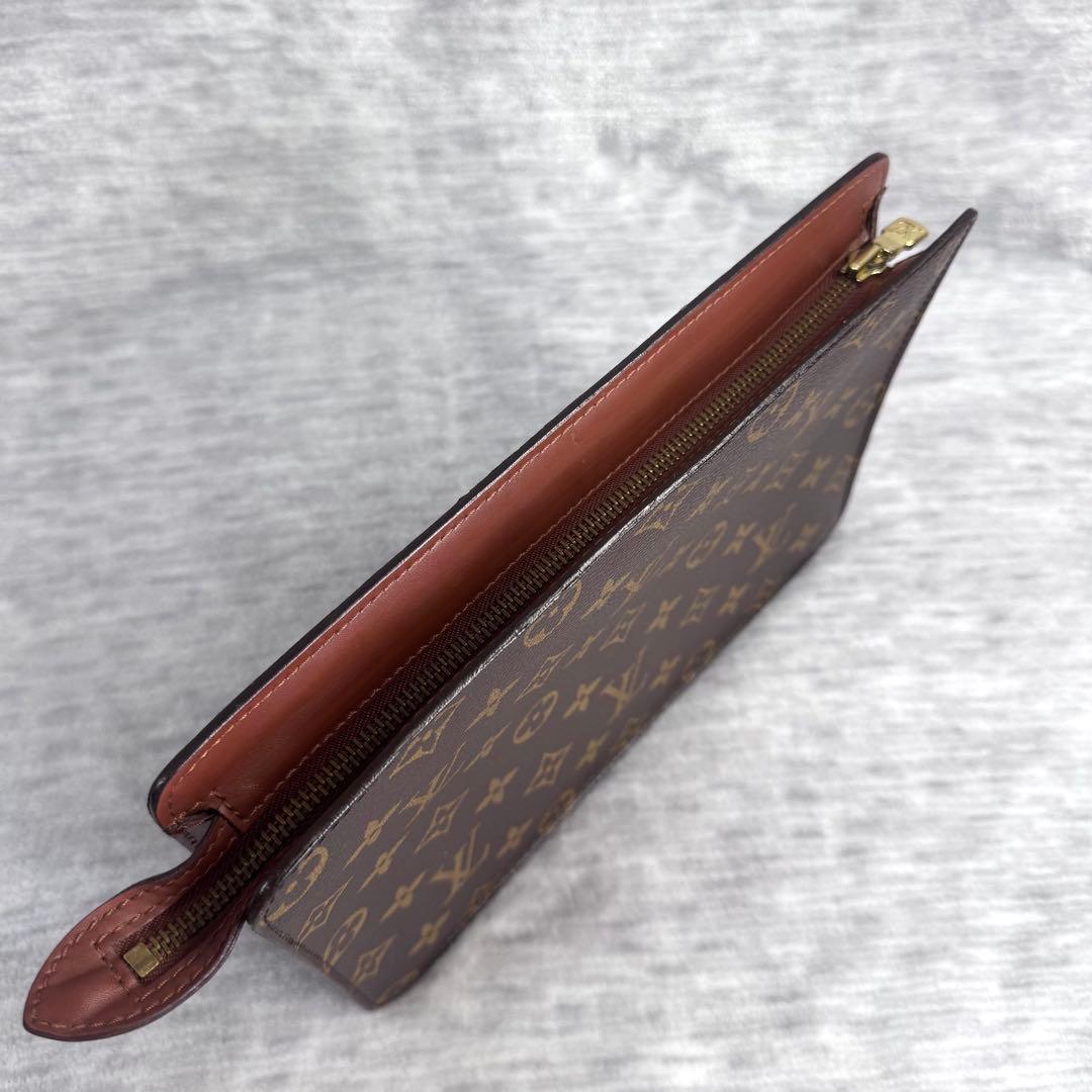 LOUIS VUITTON セカンドバッグ