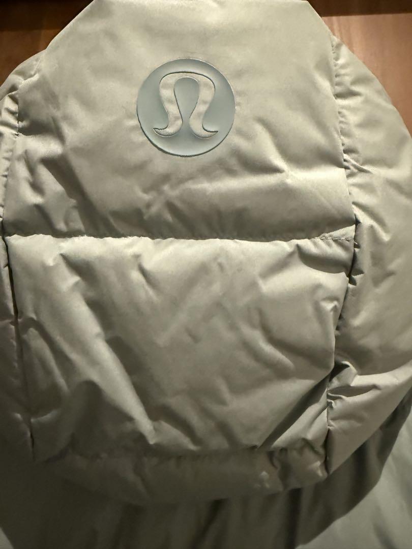 お値下げ中 ❗️Lululemon フード付きダウンジャケット