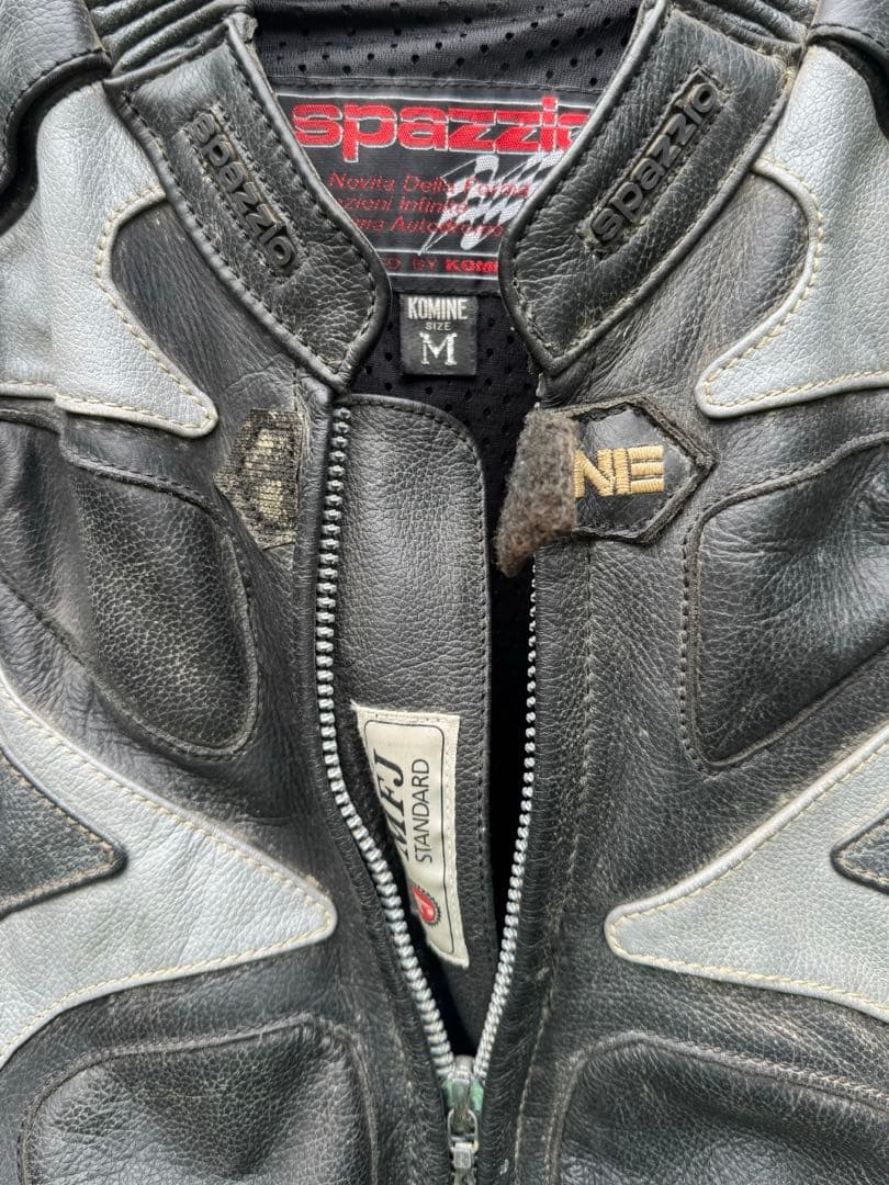 KOMINEレザースーツMサイズ中古コミネ KOMINEレザースーツMサイズ中古コミネ