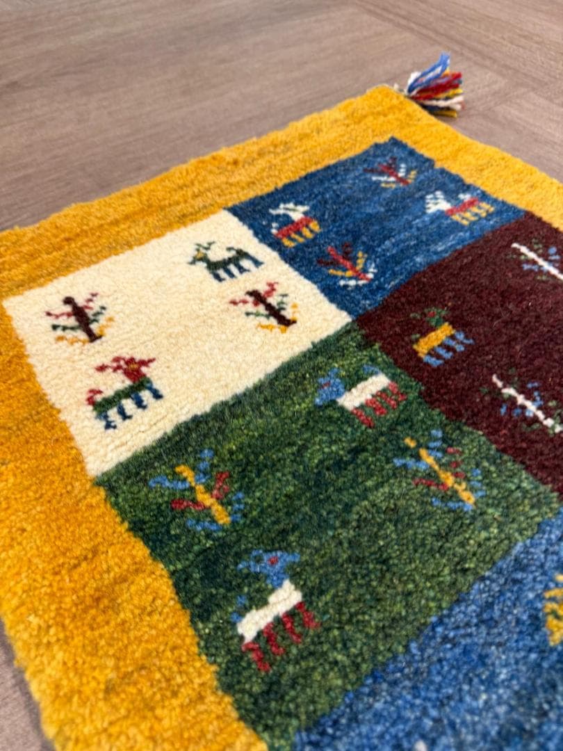 ペルシャ絨毯 ギャッベ