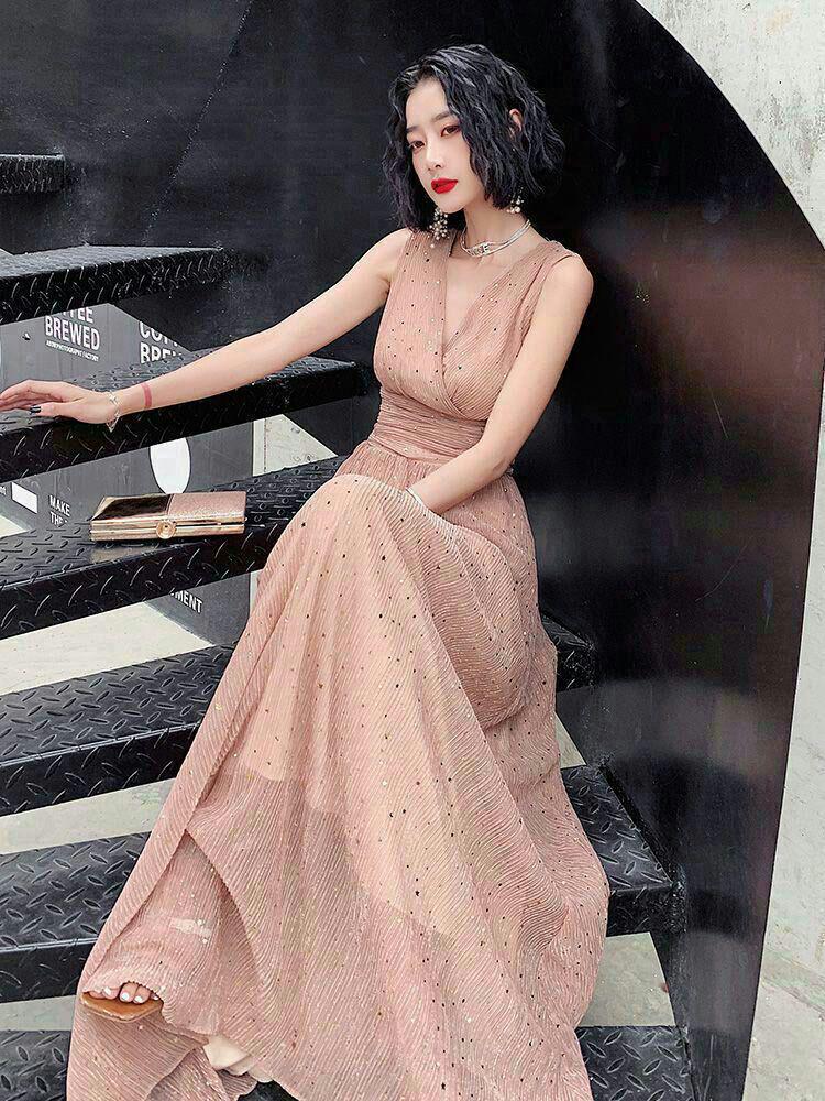 新しい宴会のロングモデルの司会者は優雅で、普段はワンピースを着ることができま0