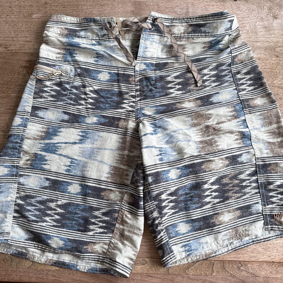 【特別セール品】 幾何学模様 patagonia ショートパンツ メルカリ - パンツ
