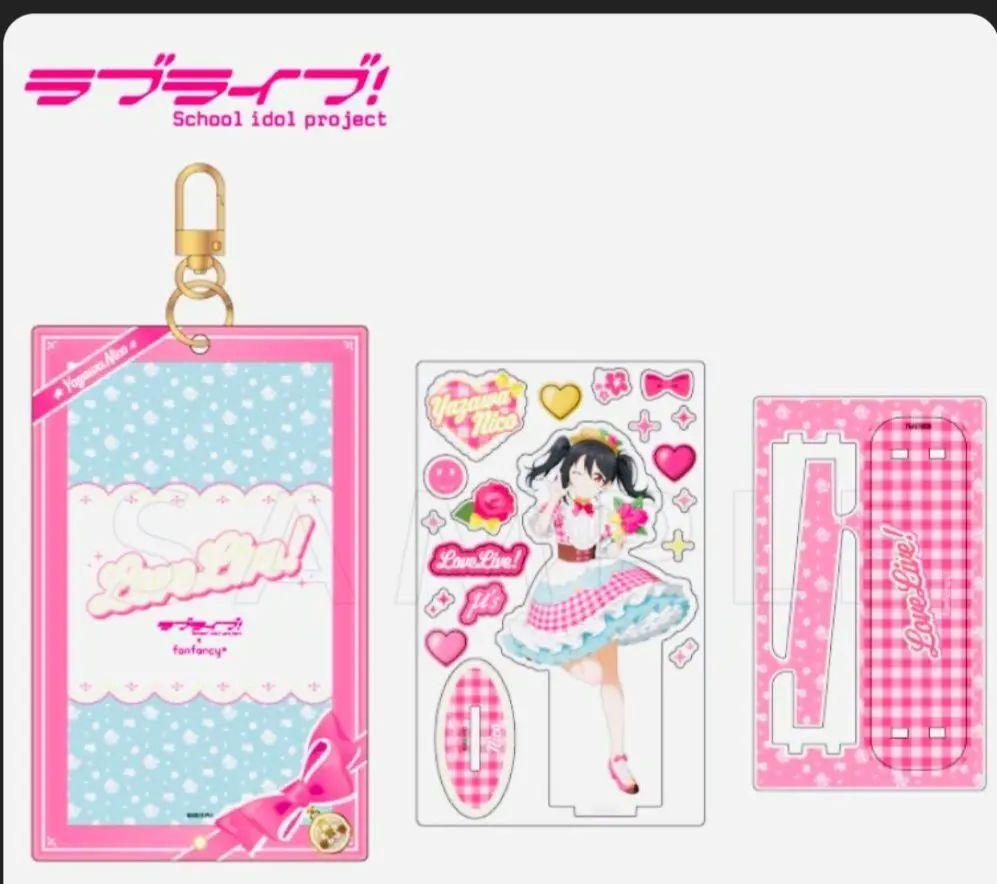 ラブライブ　にこ　矢澤にこ　アクリルスタンド　缶バッジ　GiGO GiGO限定 ラブライブ μ's ミニキャラ アクリルスタンド＆缶