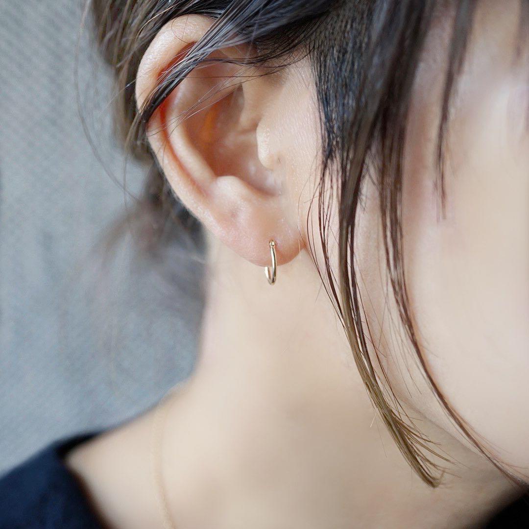 フープピアス デザインピアス フープラウンド石付 キュービックジルコニア/G