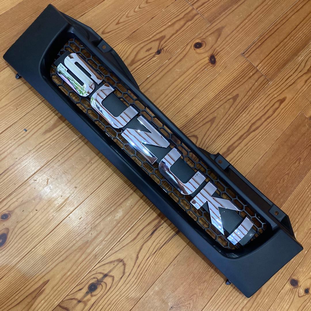 スズキ ジムニー JB23W フロントグリル　エンブレム付