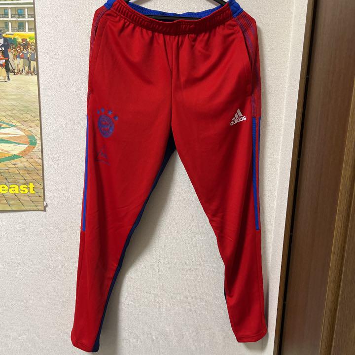 バイエルントレーニングパンツアディダス ジャージ レッドM