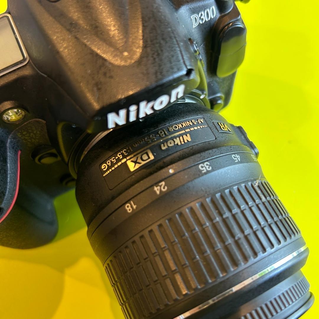 Nikon D300 本体セット 18-55mm f/3.5-5.6G Nikon D300 本体セット 18-55mm f/3.5-5.6G