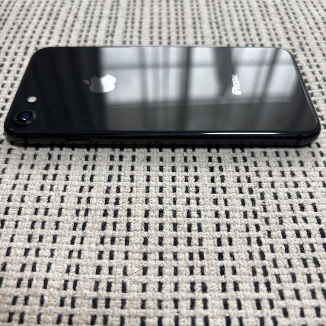 iPhone8 64g SIMロックなし