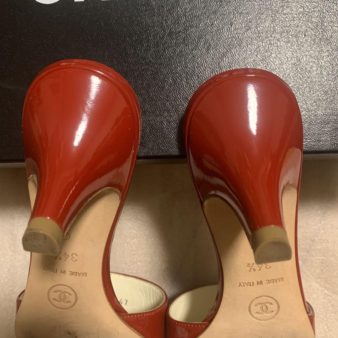 CHANEL エナメル レッド スライドサンダル レディース